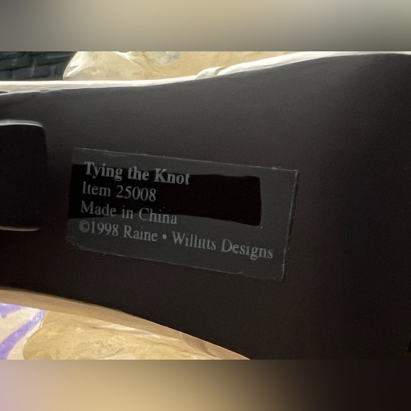 Just the Right Shoe Tying the Knot - Picture 5 of 9